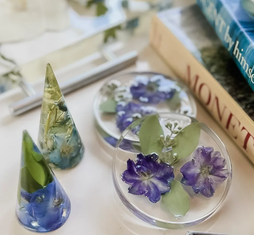 resin wedding flower ring holders and accessories