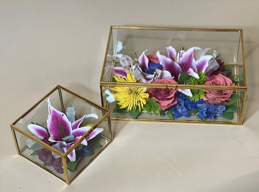 glass box flower keepsakes